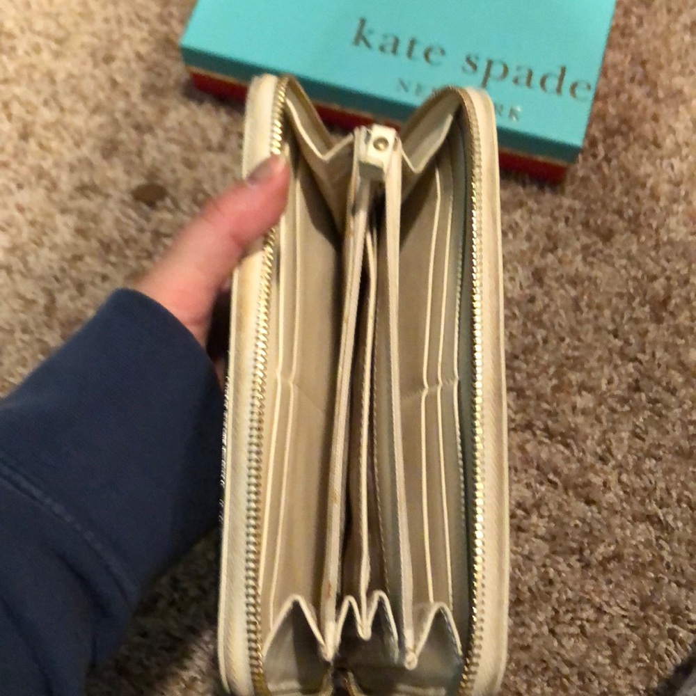 Kate spade wallet - Picture 2 of 2